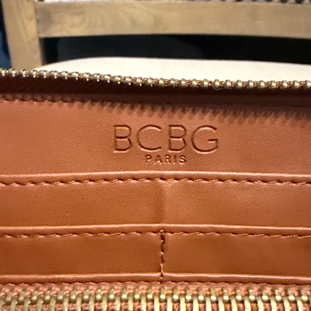 BCBG Caramel Brown Pebbled Zip-Around Wallet